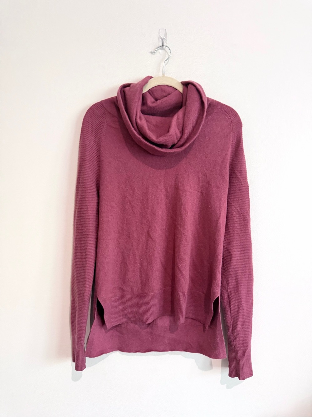 Athleta Cashmere Cowl Turtle Neck Sweater Mauve Pink Size Small